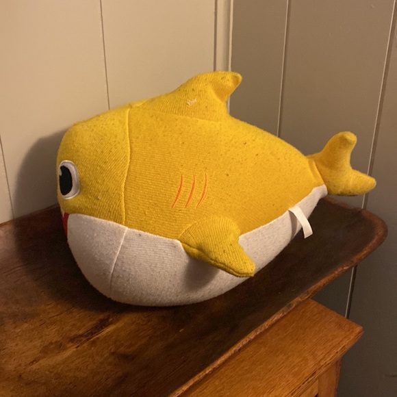 🦈Medium gently loved baby shark plush - Picture 2 of 4